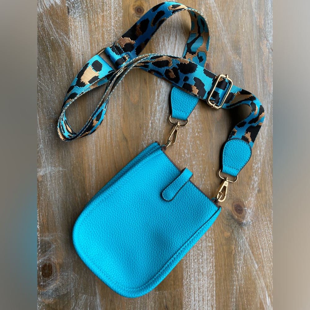Vegan Leather Bag ~ Teal Crossbody Shoulder Strap Purse ~ Pebbled texture~ CUTE!